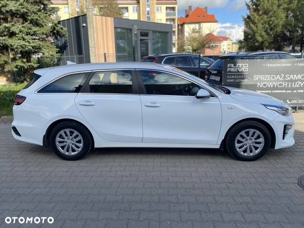 Kia Ceed 1.6 CRDi mHEV M - 3