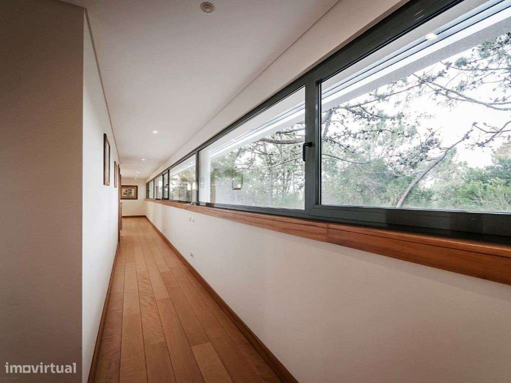 Moradia T5 com jardim e piscina situada na Urbanização Soltroia - Grande imagem: 5/60