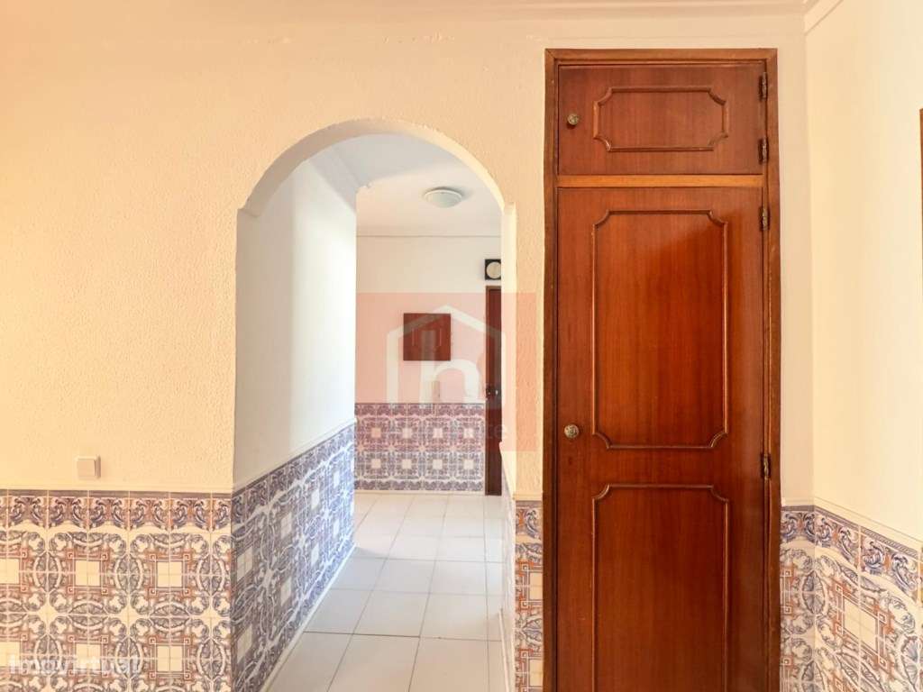 Apartamento T3 no centro do Montijo-12