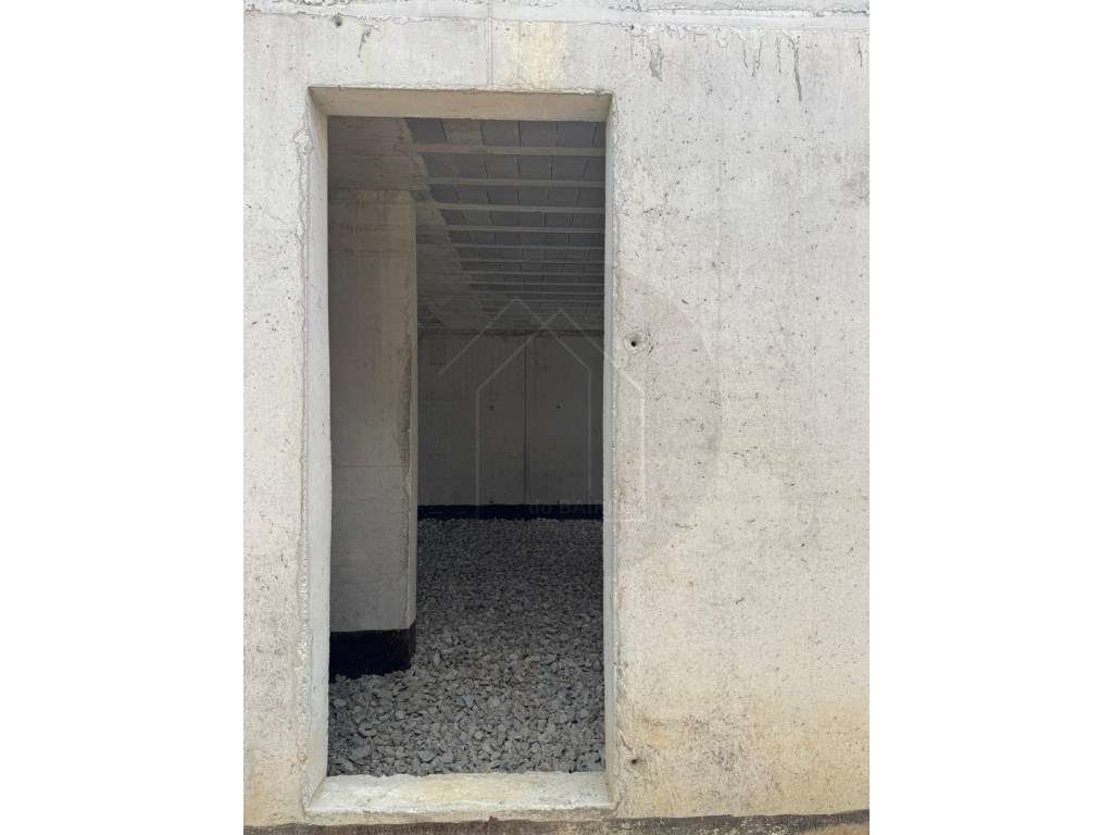 Moradia T3 Térrea de Arquitetura Contemporânea com Jardim Privativo...-20