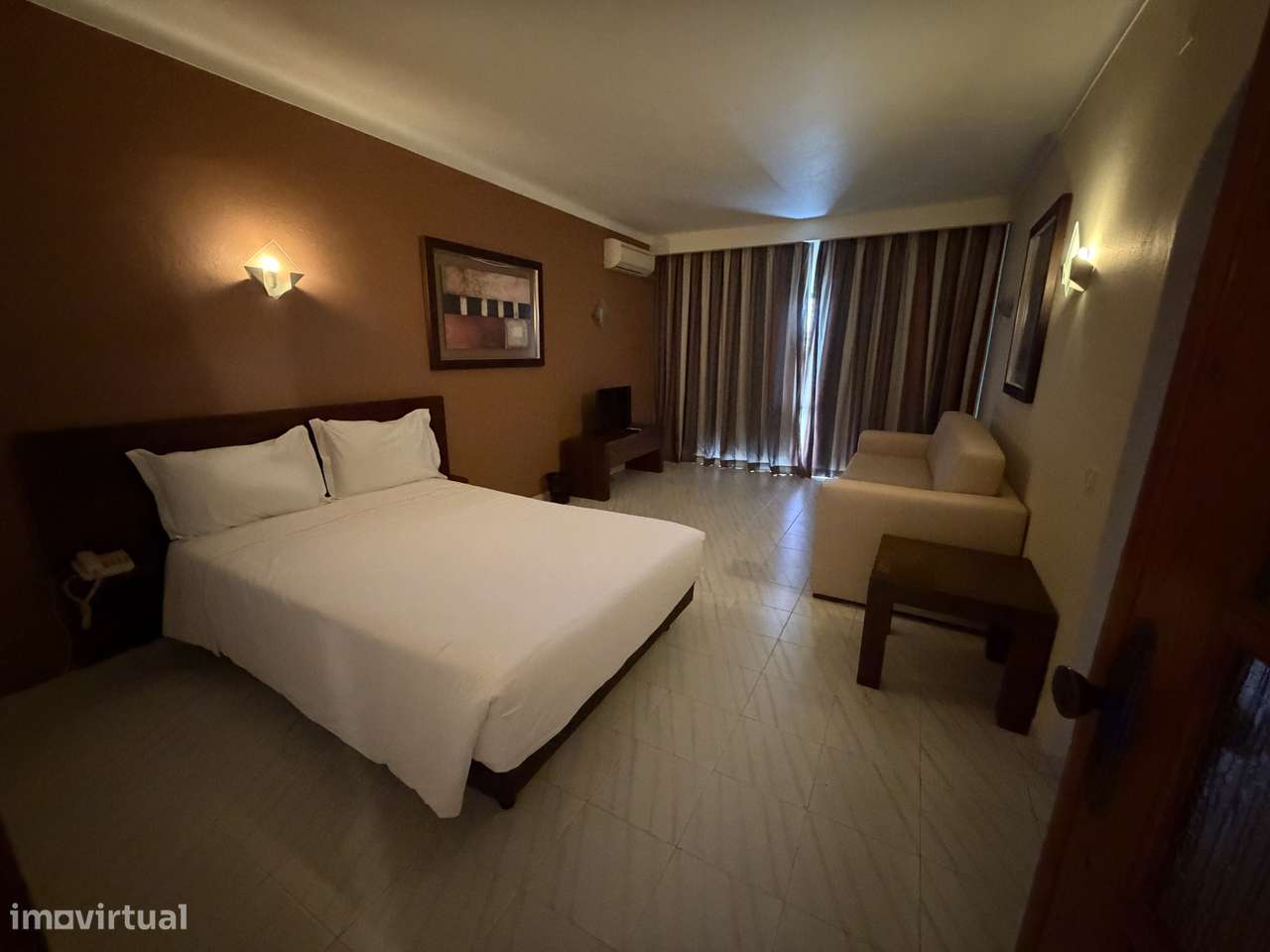 T0 mobilado em empreendimento com piscina e excelente localização - Grande imagem: 4/17