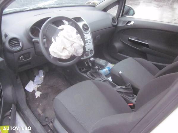 dezmembrez opel corsa d 1.3 cdti - 2