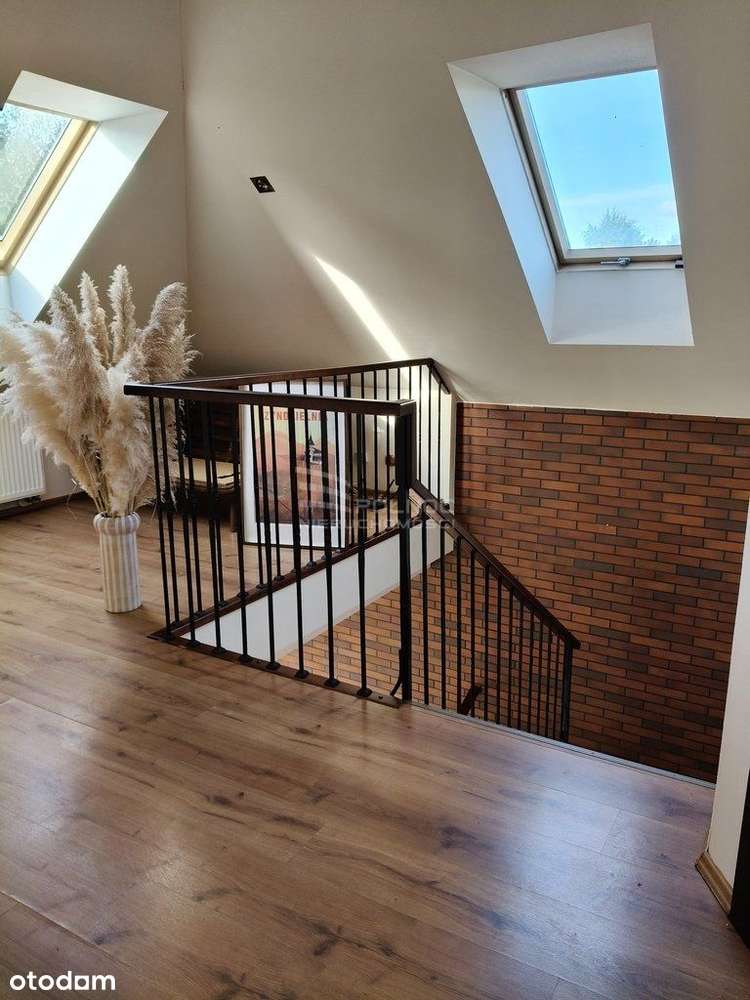 Dom parterowy z zaadaptowanym poddaszem-19