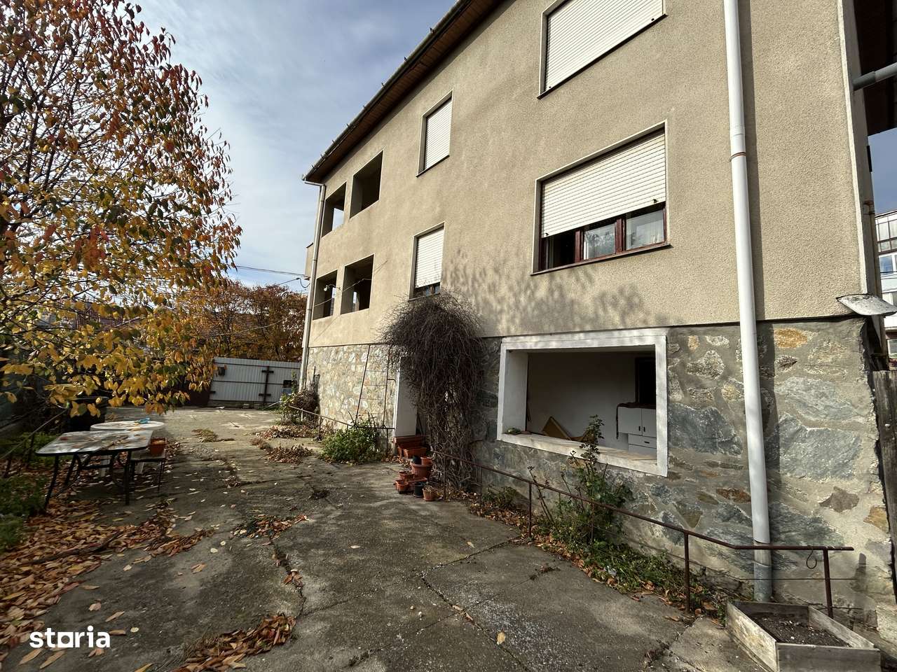 Vand imobil mare P+2,in Mun.arad,str,Poetului, st,461 mp,sc.386 mp. - Imagine principală: 4/20