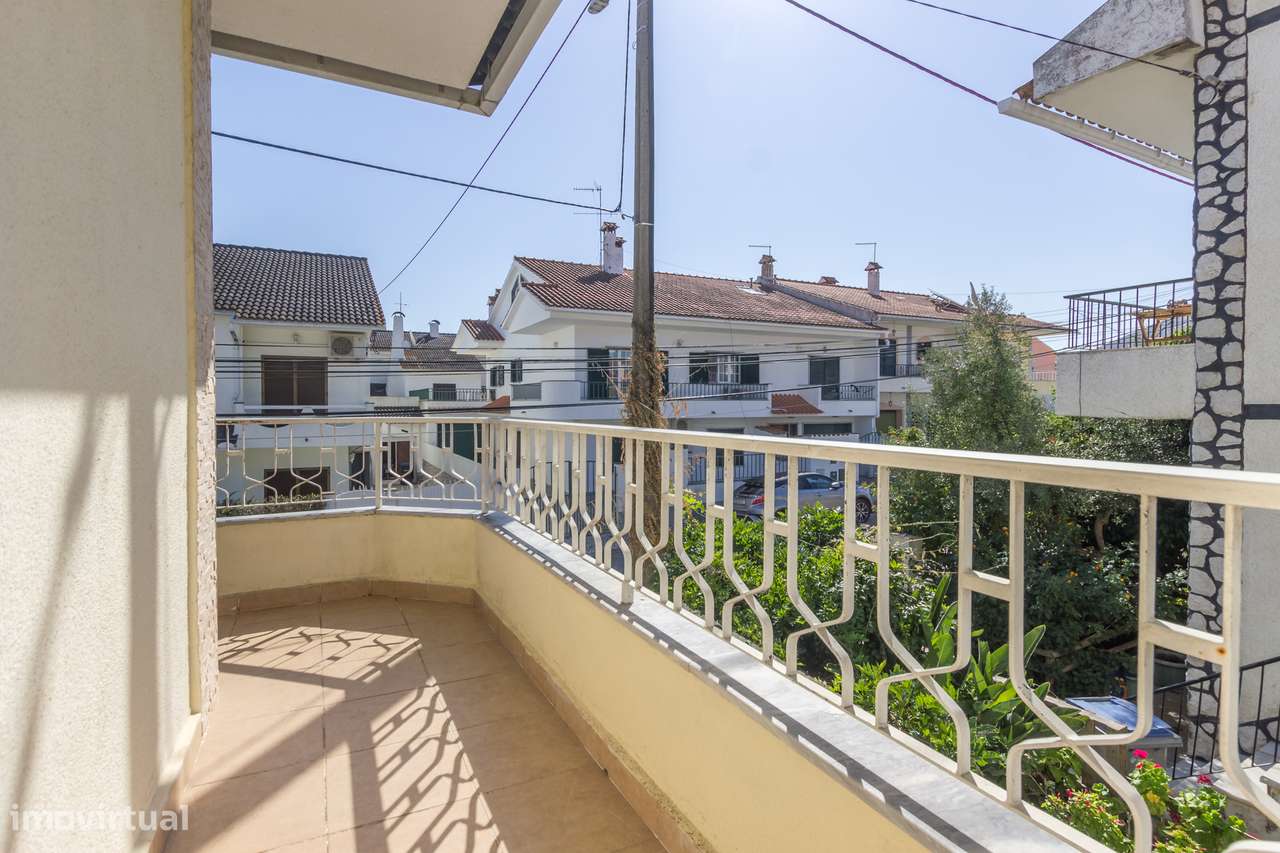 Moradia T3 + 1 em Vale Milhaços - Corroios  com Garagem-27