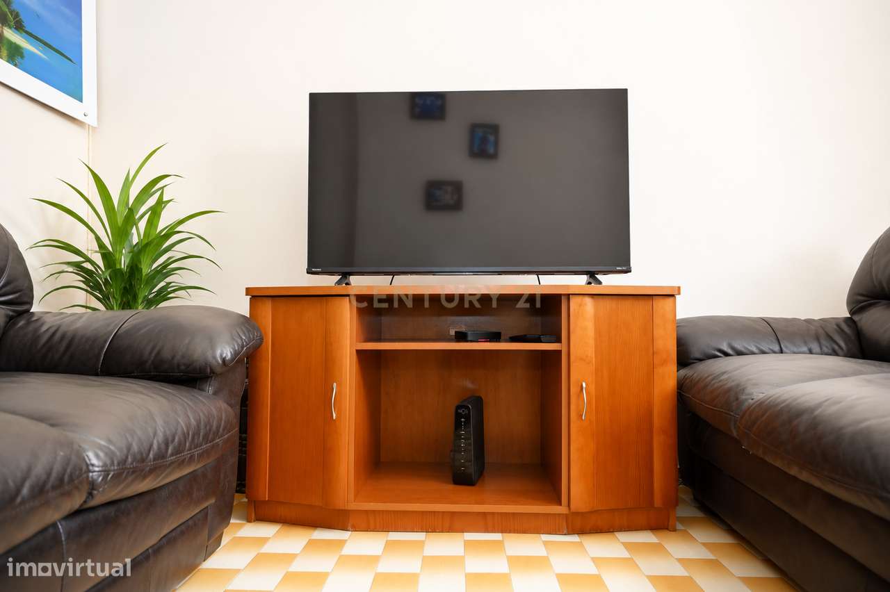 Apartamento T3 no Alto Seixalinho - Conforto, Luz e Potencial-8