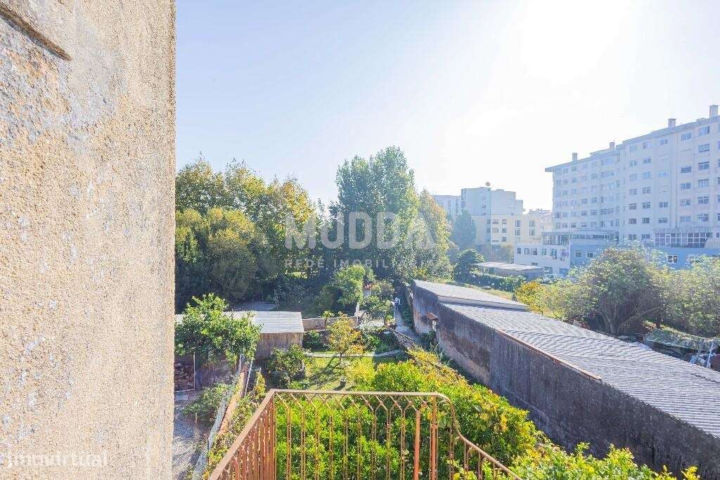 Moradia T9 no Centro de Ovar - Potencial para Turismo | Moradia Bifami-49