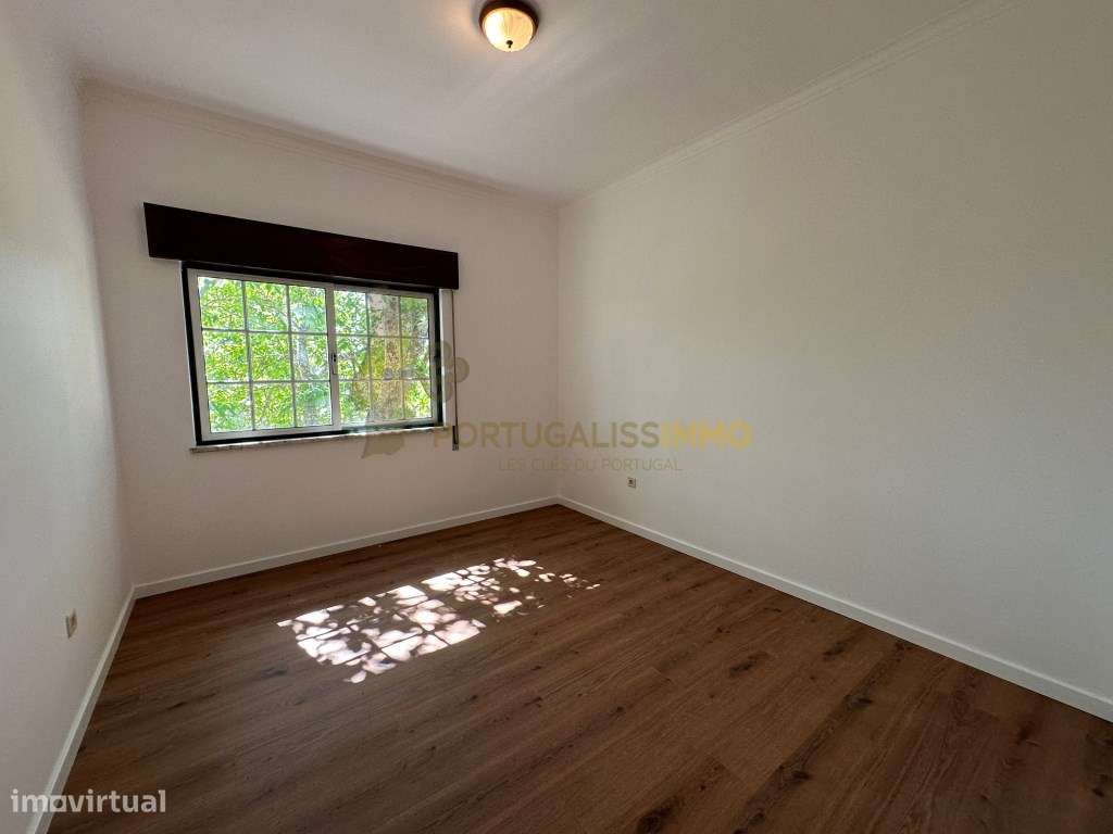 Vende-se: Moradia Familiar Espaçosa e Versátil na Madalena, Tomar.-9