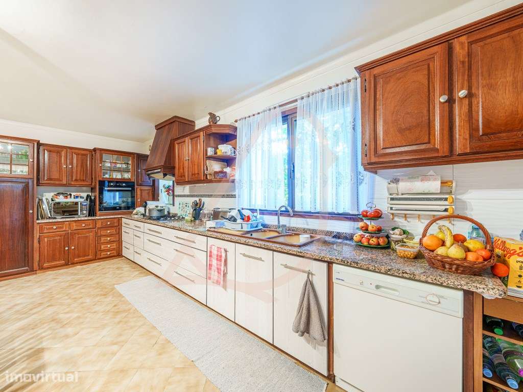 Refúgio Perfeito no Campo com Vista de Sonho e Piscina!-15