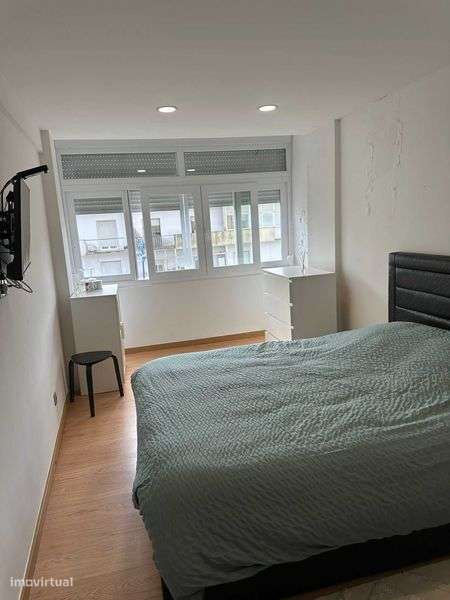 Apartamento T4 espaçoso e luminoso na Amadora - 109m² - Grande imagem: 5/12