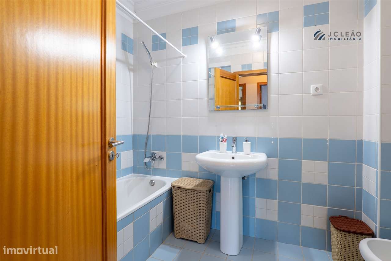 T3 com Excelente Exposição Solar no Coração de Paredes-31