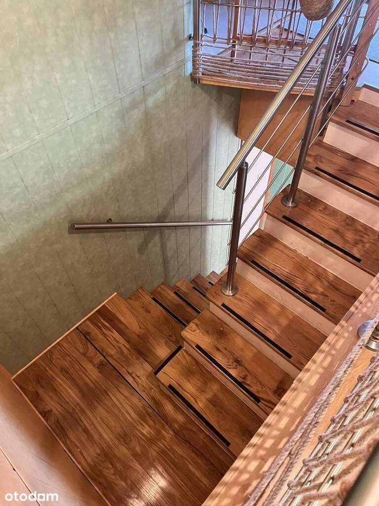 Dom w spokojnej części miasta-12