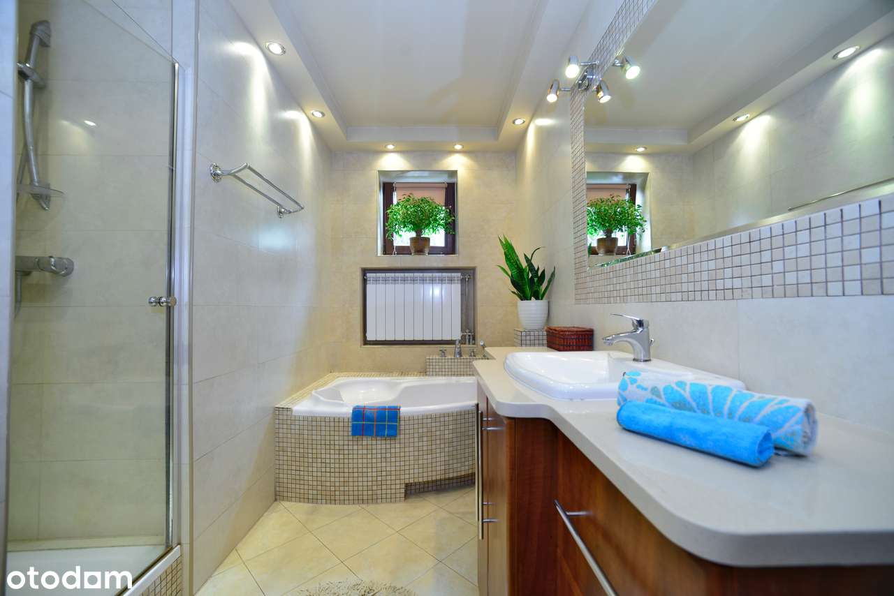 Wygodny dom z dużym terenem w Kampinosie-8