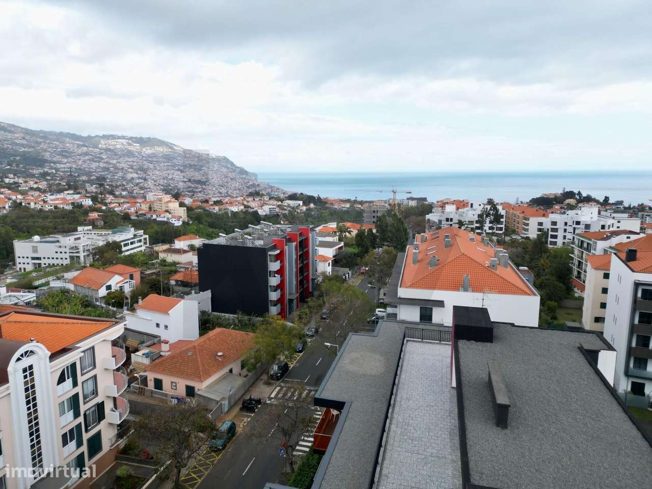 Apartamento T2 nas Madalenas com 170 m2 de área bruta, último piso.-2