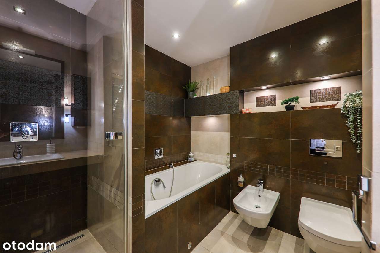 GOCŁAW 2 pokoje, balkon, piwnica.-5