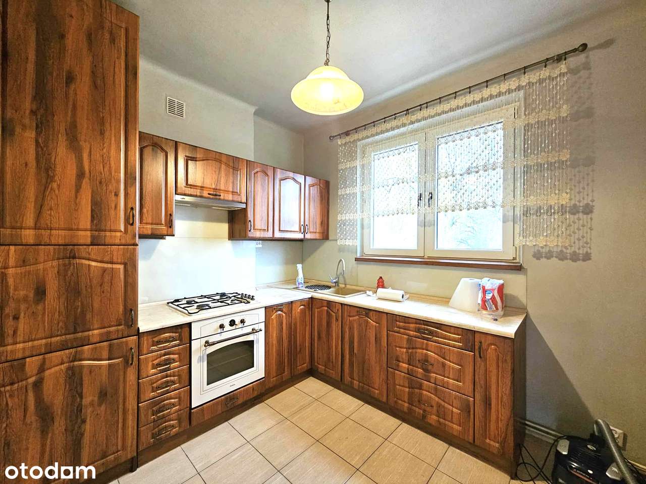 Przestronne, bardzo jasne, trzypokojowe w centrum Błonia! Niski czynsz-1