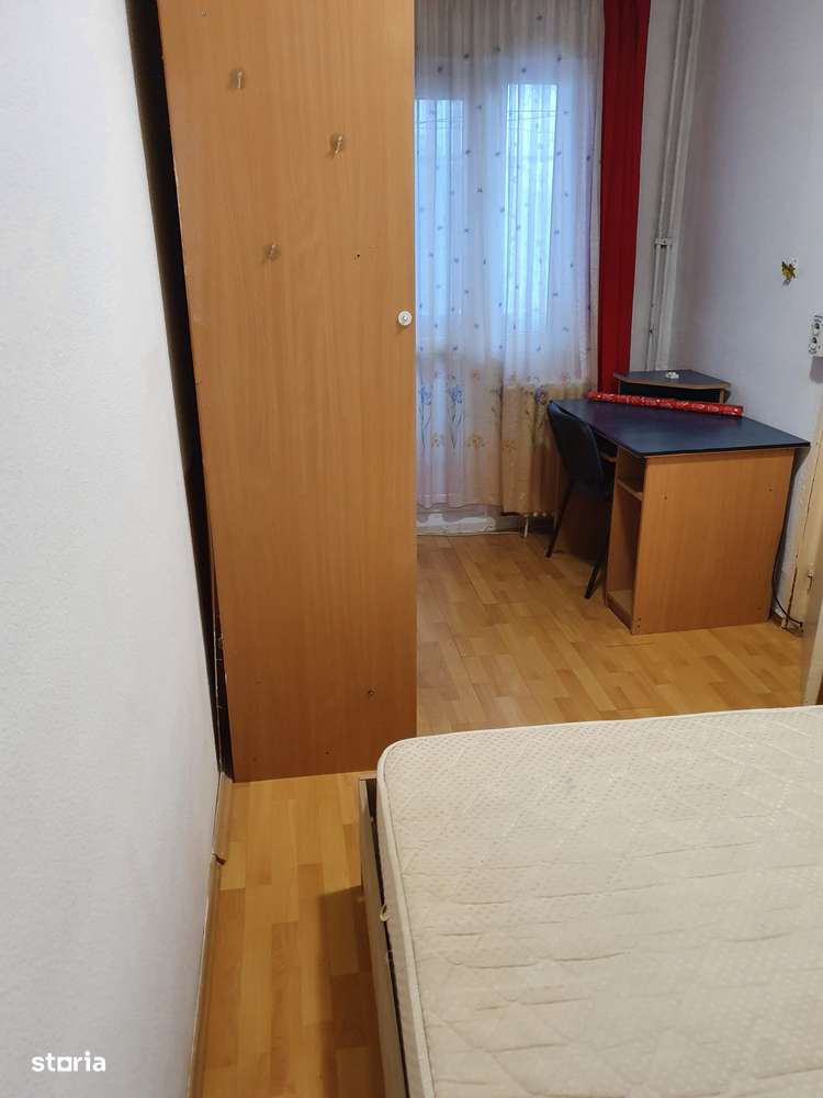 Apartament etaj 1, Malu Rosu - Imagine principală: 4/5