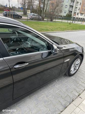 BMW Seria 5 525d Touring - 18