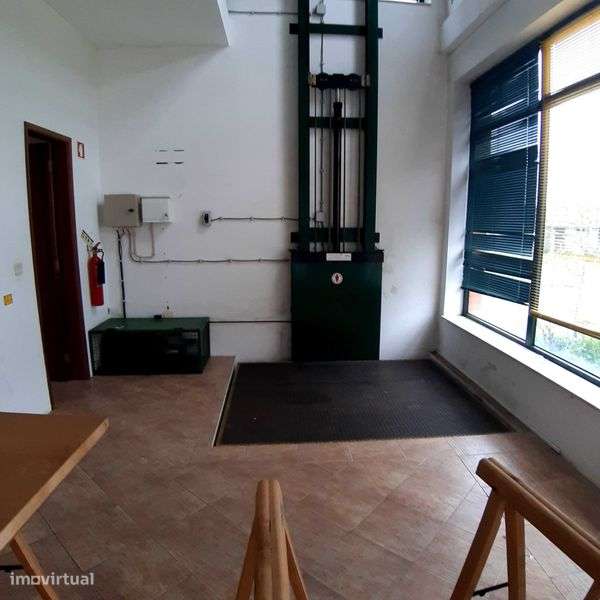 Edifício de dos pisos - Grande imagem: 5/8