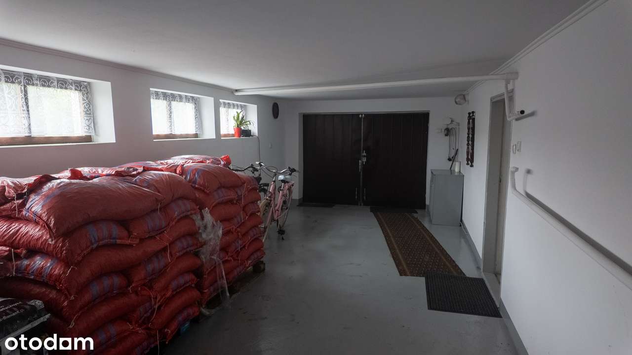 Siedlisko dom z zabudowaniami gospodarczymi na dużej działce 1,85 ha-17