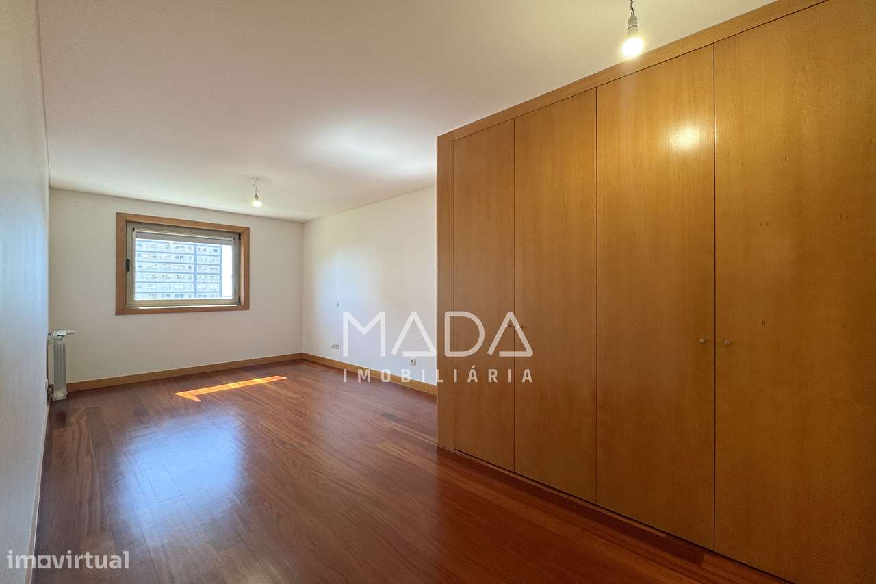 Apart. T4 duplex de luxo na zona da Exponor em Matosinhos, Porto-20