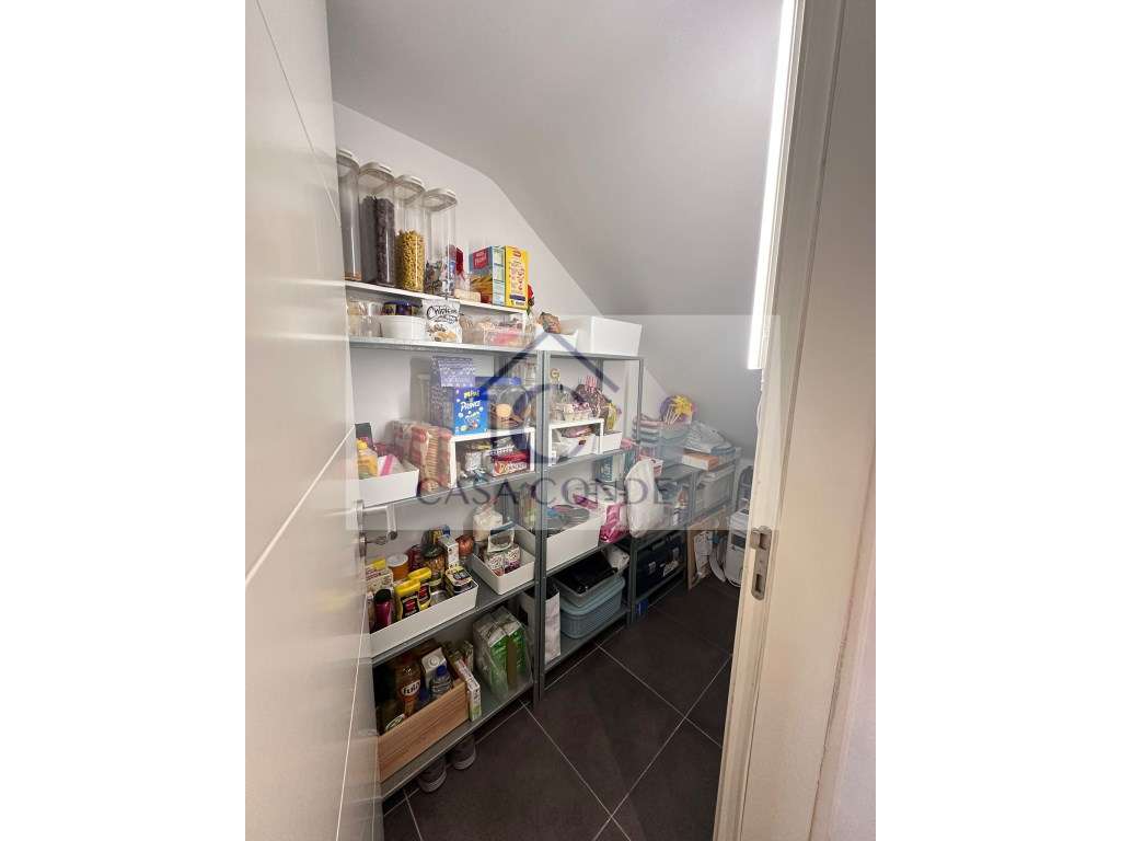 Moradia t3 triplex em banda na quinta do conde - Grande imagem: 4/25