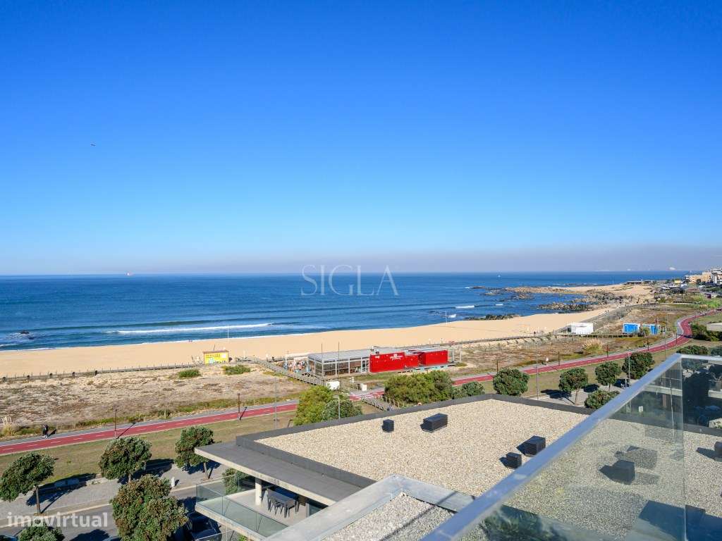 Penthouse T3 com piscina no terraço - Primeira linha de Mar-42