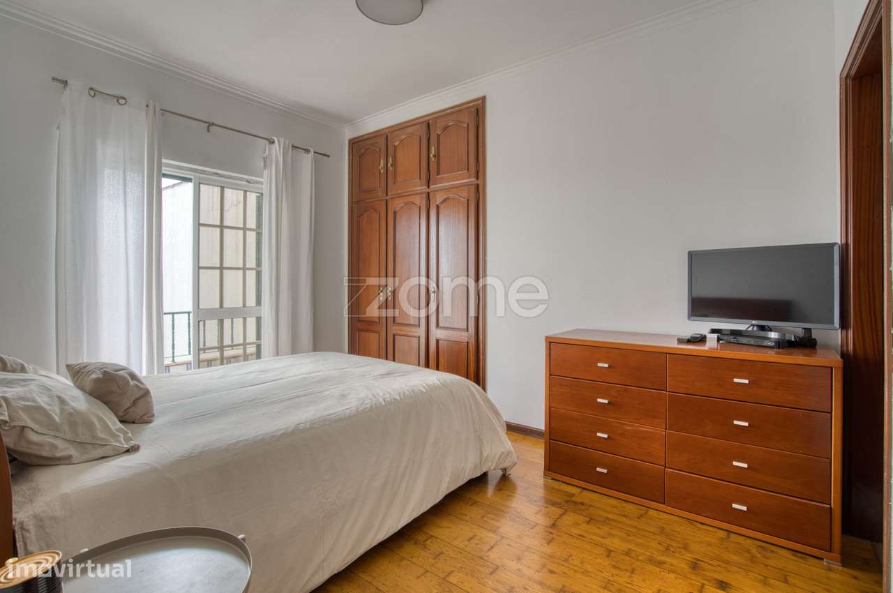 Moradia com terraço em Famões-32