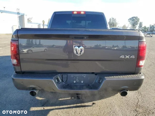 Dodge RAM 1500 5.7 4x4 - 8