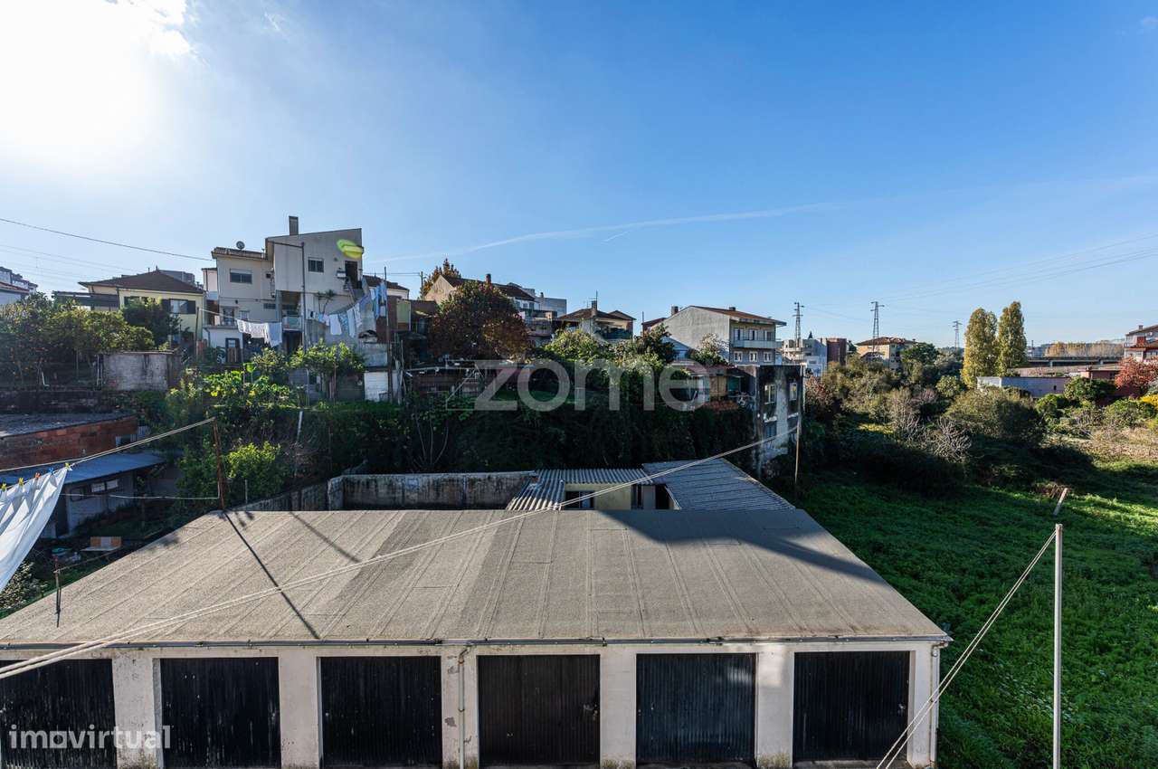 Apartamento T3 em Ermesinde com garagem Box-31