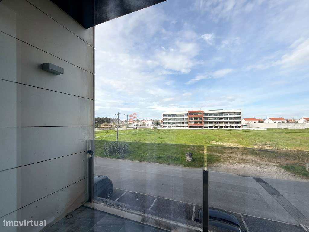 Apartamento T3 em condomínio privado com piscina-18