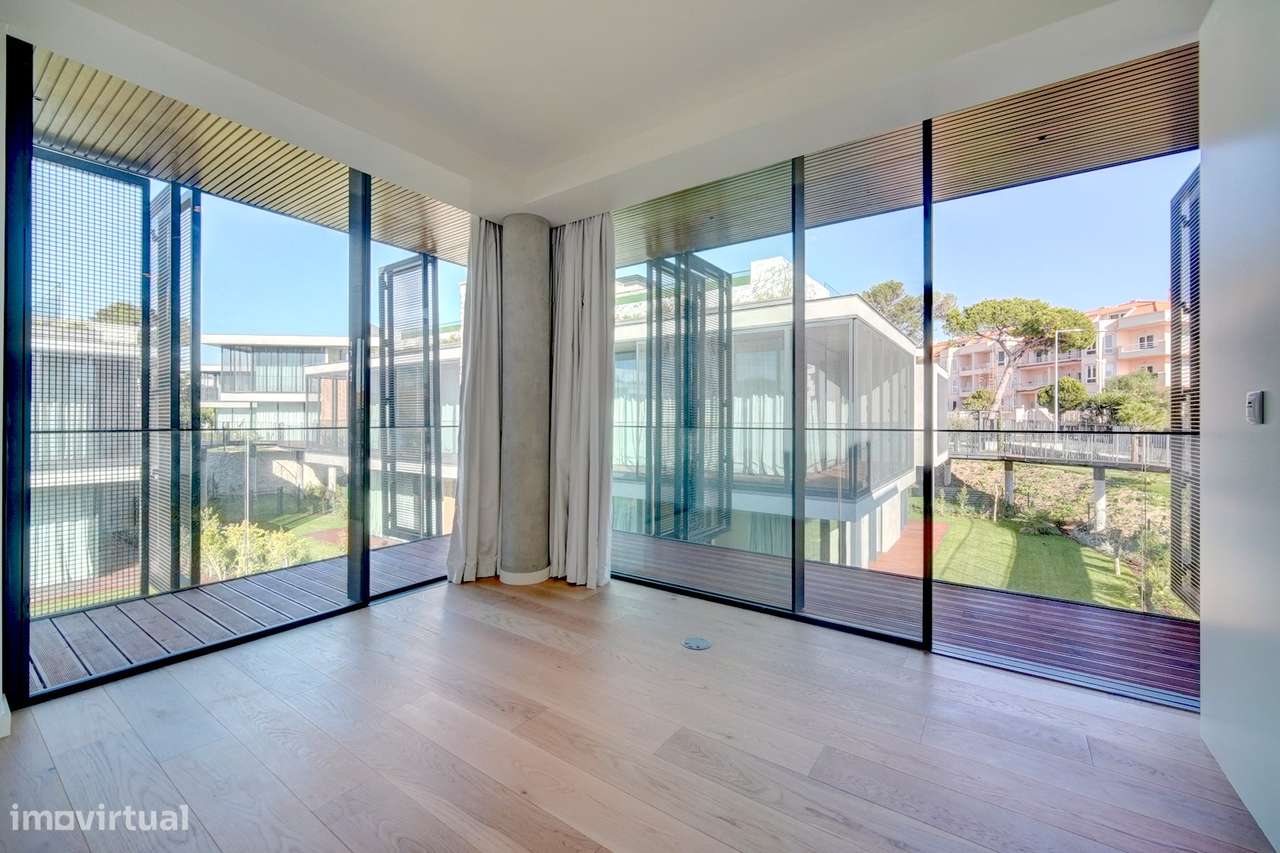 Moradia V4 Luxo na Costa da Guia-9