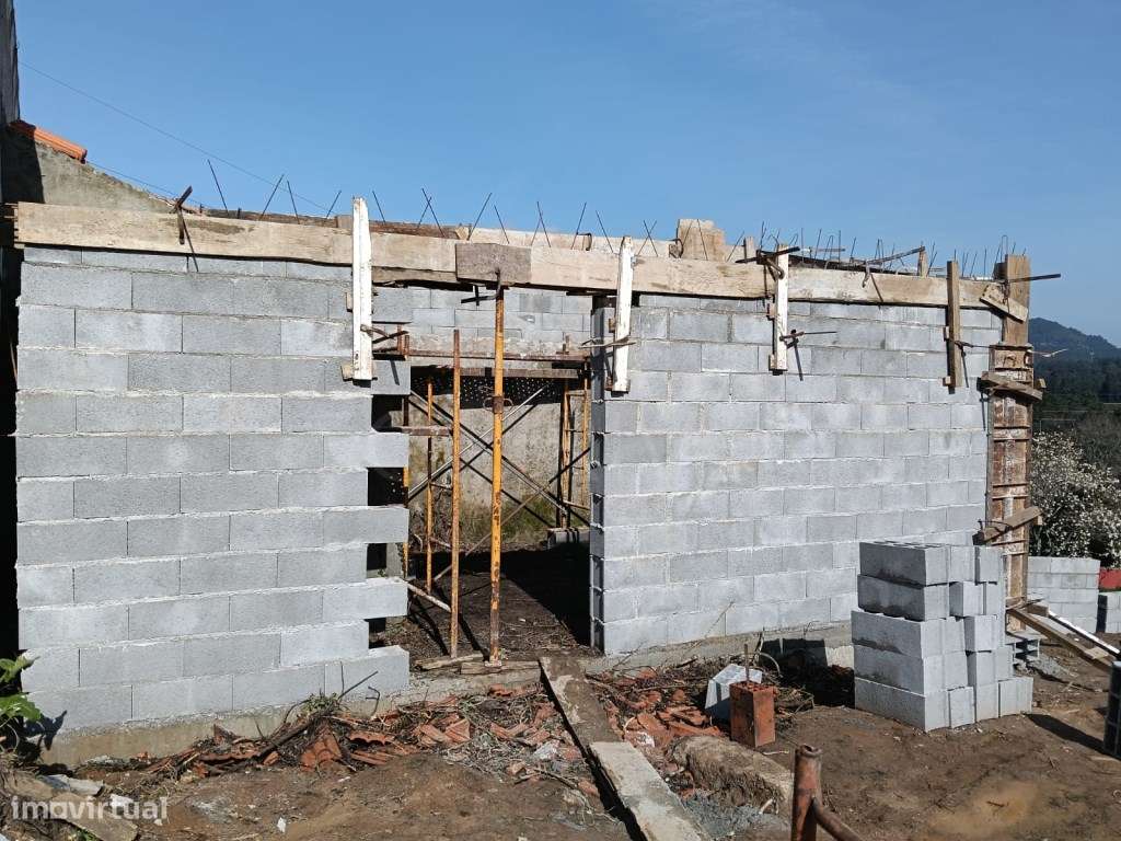 Moradia T3 em processo de reabilitação, Lanheses-2