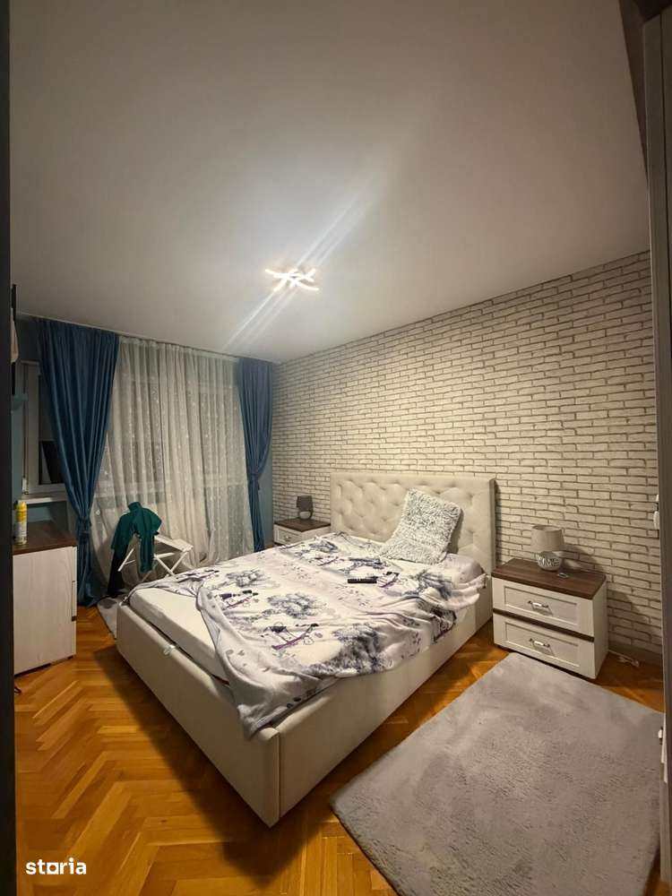 Apartament 3 camere, zona Circumvalatiunii, etaj intermediar-1