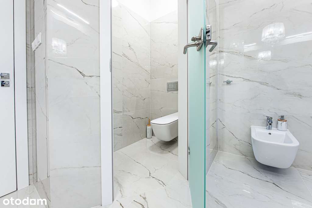 Ekskluzywna posiadłość ze stawem na dużej działce.-14