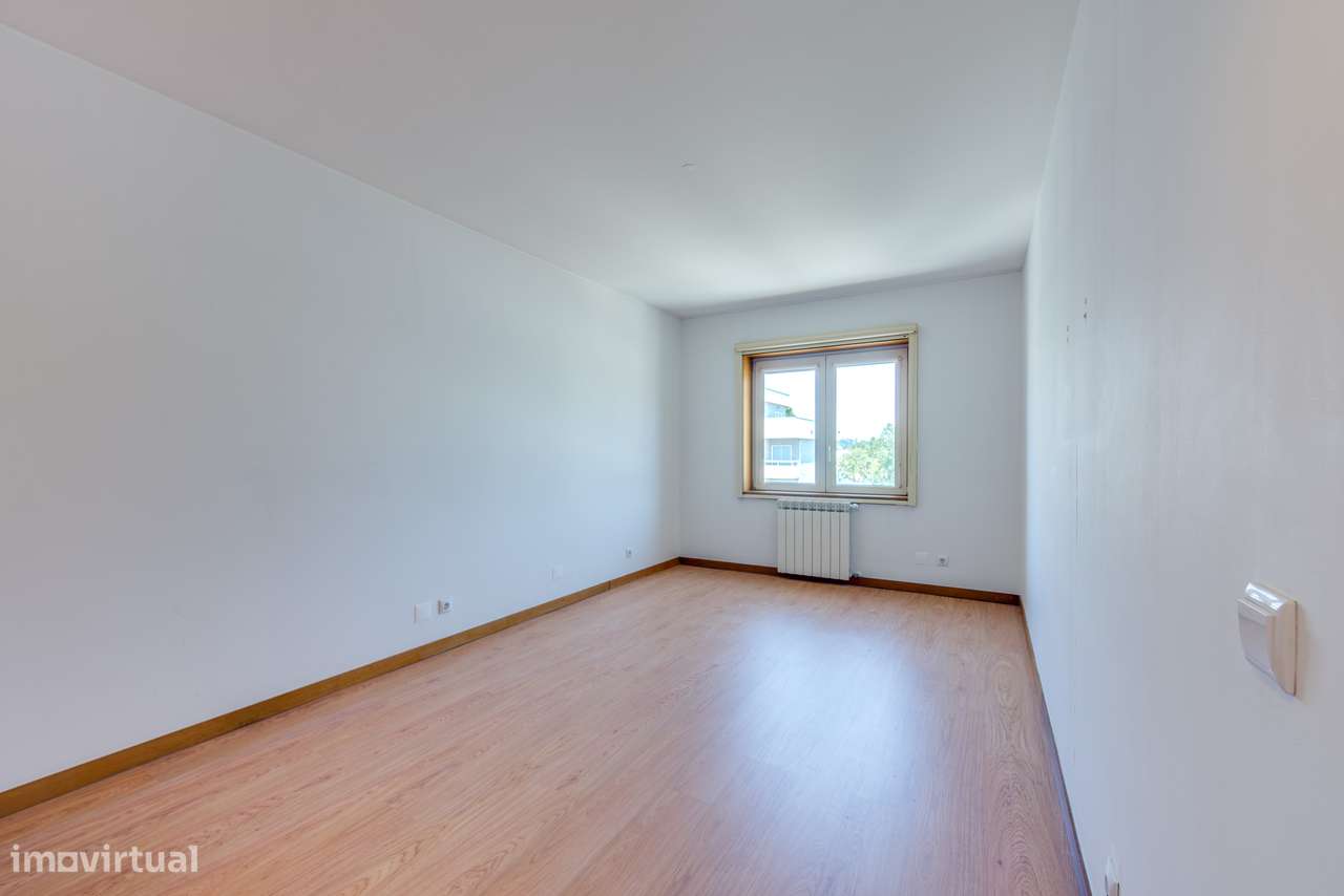 Apartamento T3 Venda em Ramalde,Porto-25
