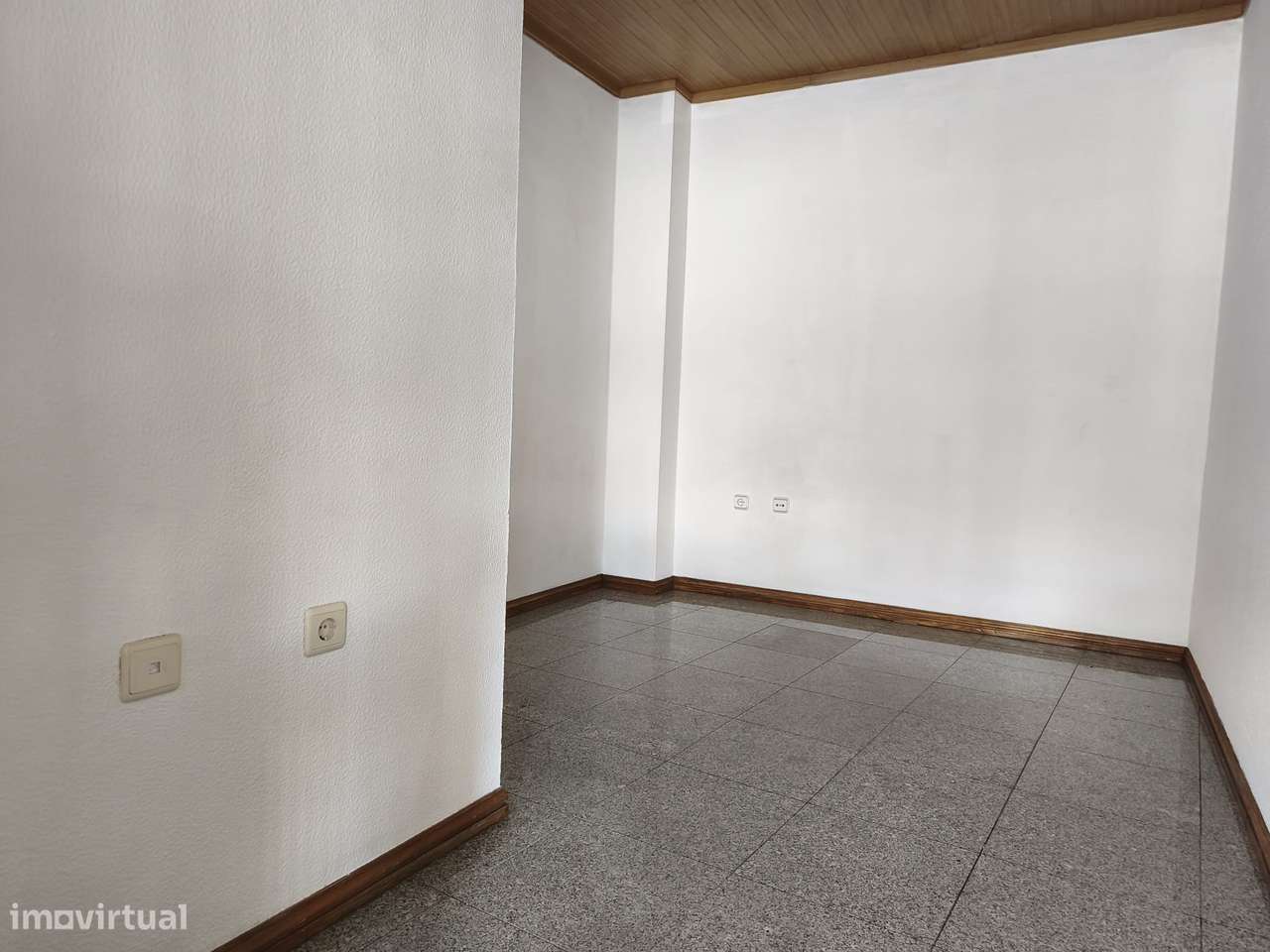 Loja com 48,2 m² na Rua D. Afonso Henriques – Rio Tinto-13
