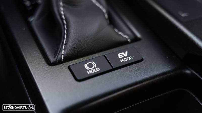 Lexus ES 300h Special Edition - 31