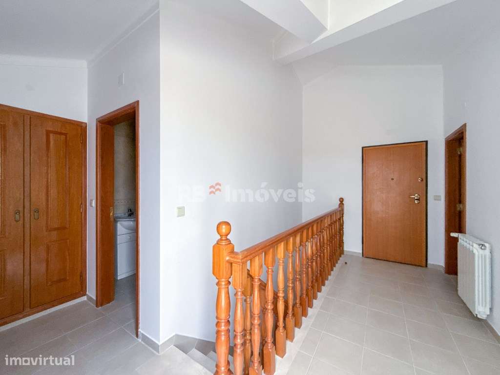 Apartamento T2+2 Duplex com terraço e garagem, no Entroncamento - Grande imagem: 4/14