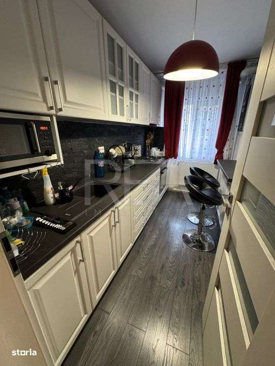 2 camere, decomandat, et 5/10, centrala-Str Moinesti - Imagine principală: 5/11