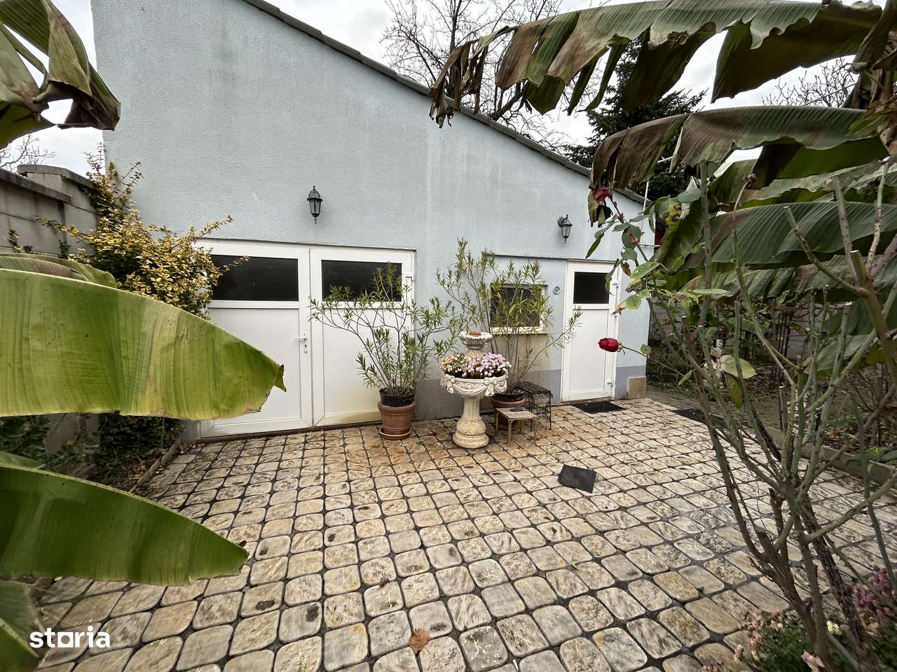 Vand casa mare, din caramida,situata in Parneava, st.972 mp, sc.230 mp-12