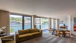 Apartamento T4 com vistas sobre o Rio Douro