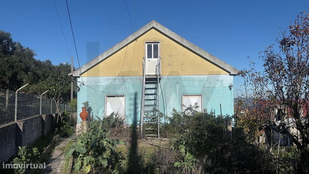 Moradia para reconstrução | Terreno 1.506 m2 | Vista campo | Periferia-38