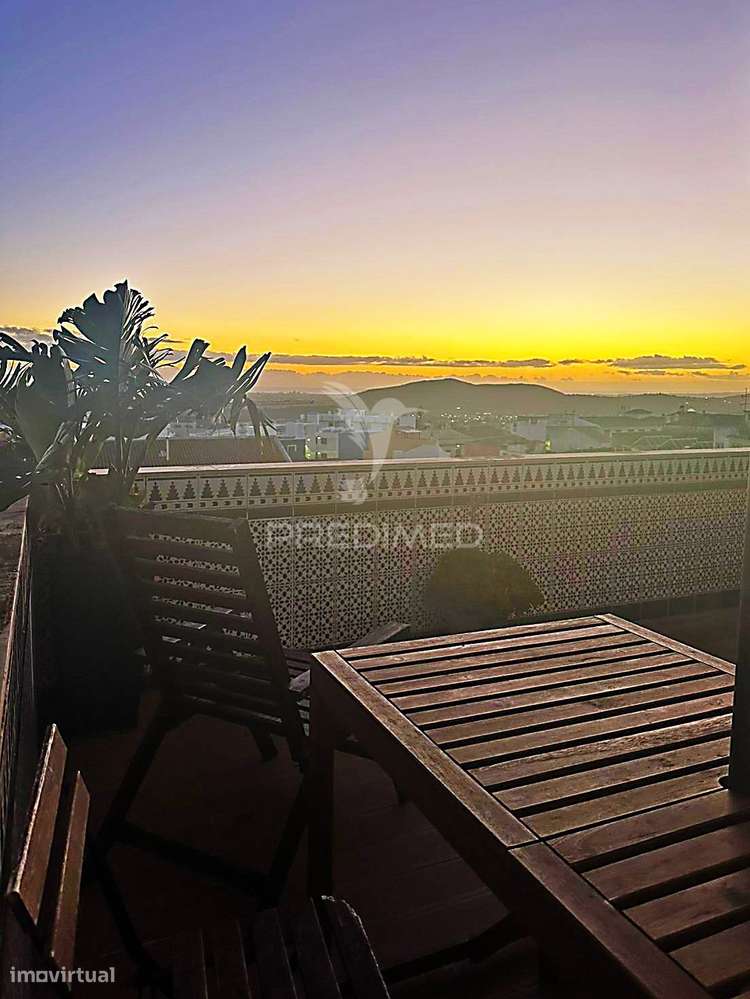 Apartamento T4 para arrendamento anual no centro de Loulé - Grande imagem: 2/10