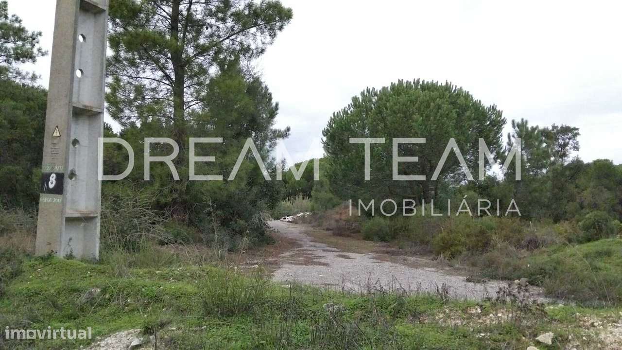 Terreno Urbano para Construção – Palhais-Coina | Viabilidade para 27 F-12