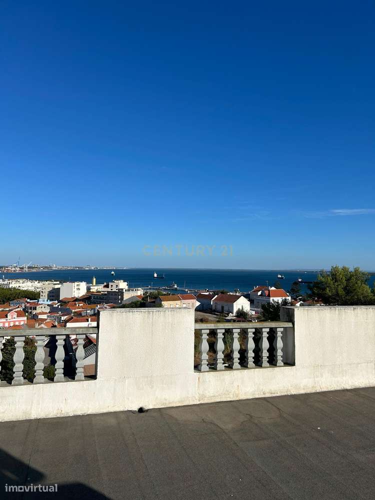 VIVER ENTRE O RIO, O MAR E A SERRA – UMA OPORTUNIDADE ÚNICA EM SETÚBAL-36