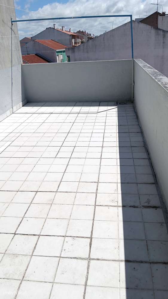 T3 com Arrecadação e Terraço, Pronto a habitar-24