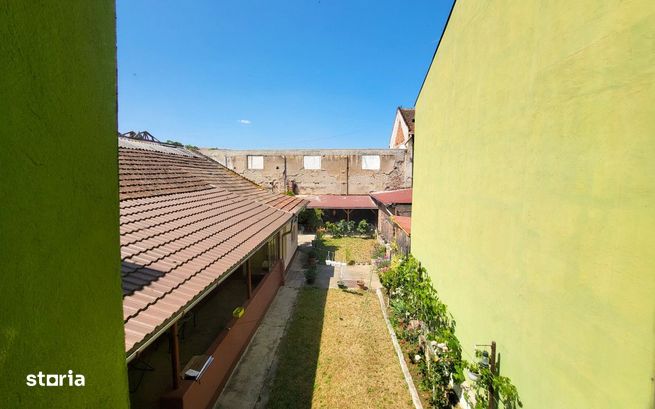 Casa 8 Camere, 3 Apartamente, Singur in curte-6