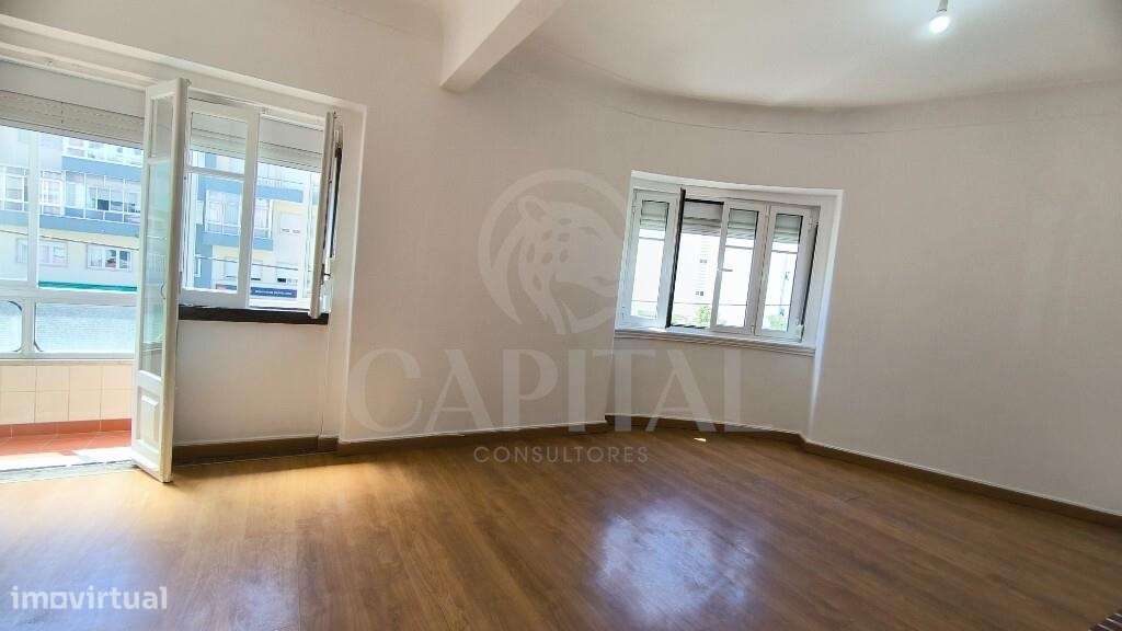 Apartamento T4 nas Mercês-2