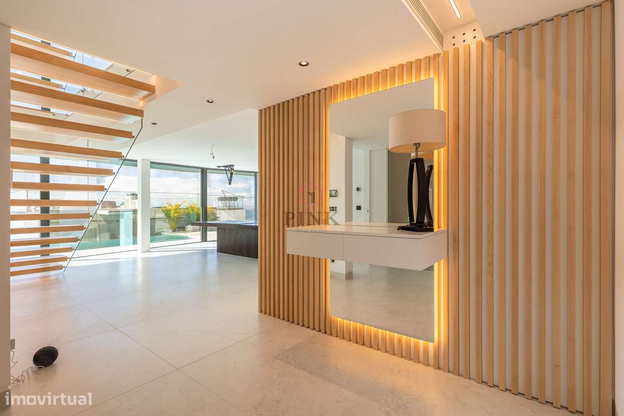 Moradia de Luxo com Piscina - T4 no Funchal-46